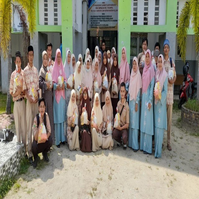 Berbagi di Bulan yang Suci